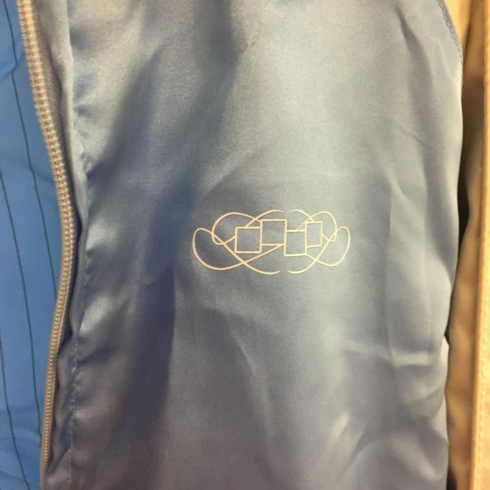 NEW Four Square puffer jacket - Picture 2 of 3